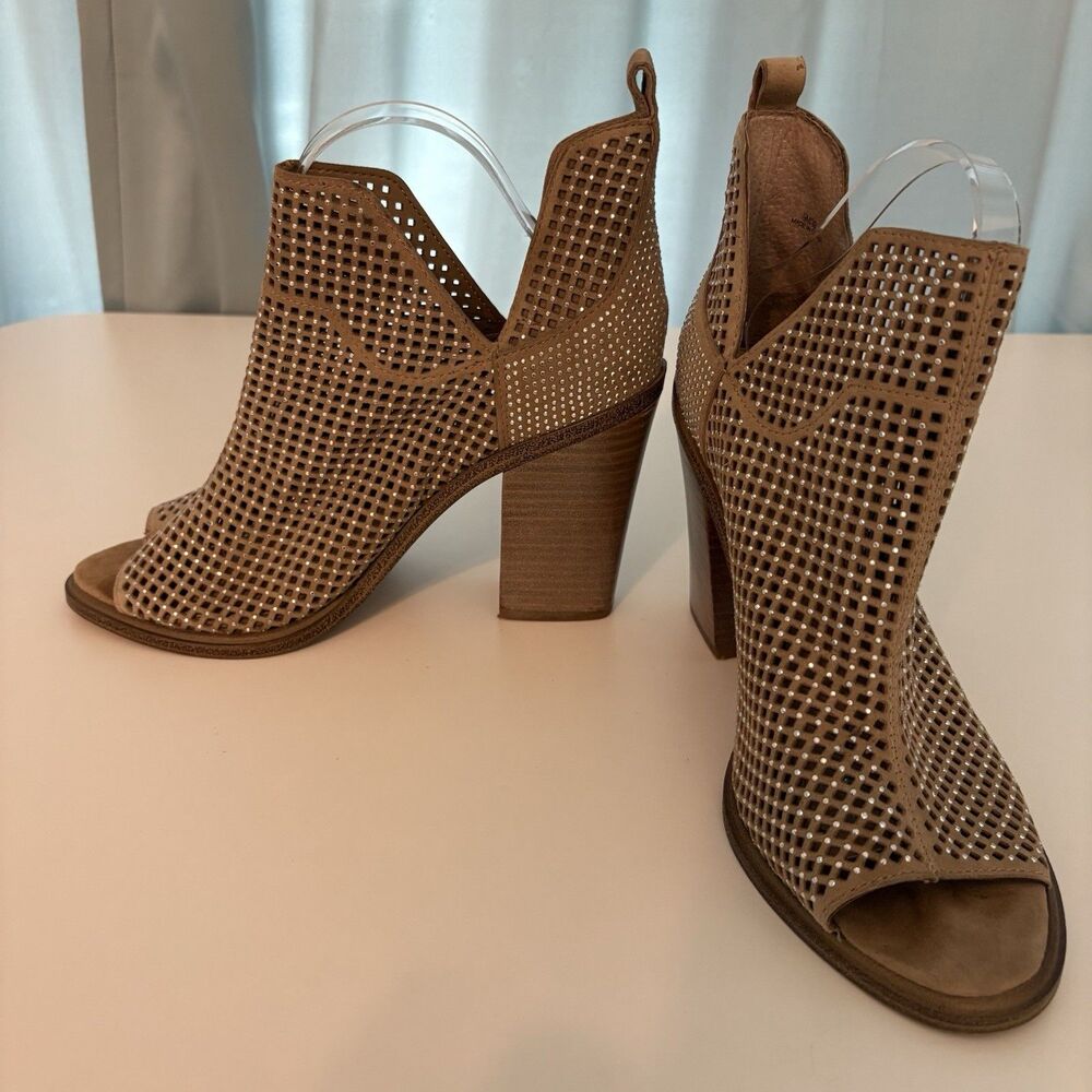Vince‎ Camuto Ankle Booties  US 9M Tan 4"Block Stacked Heel Peep Toe Sparkley